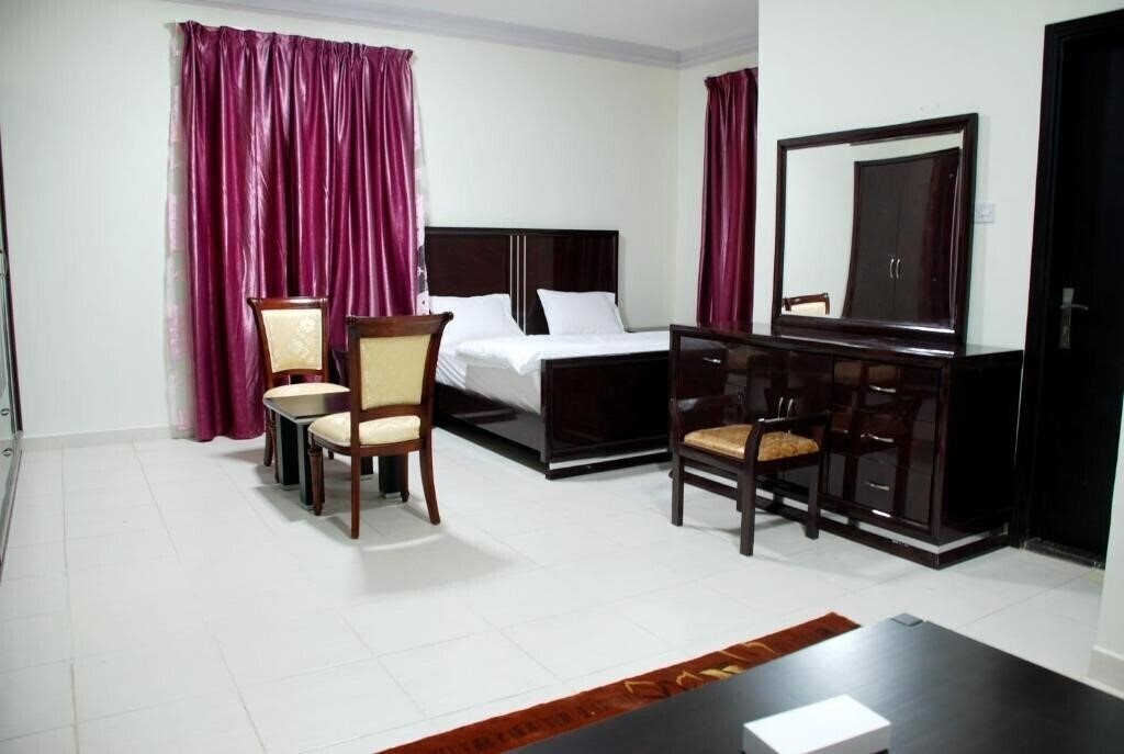 Фото The Paradise Inn + 2*