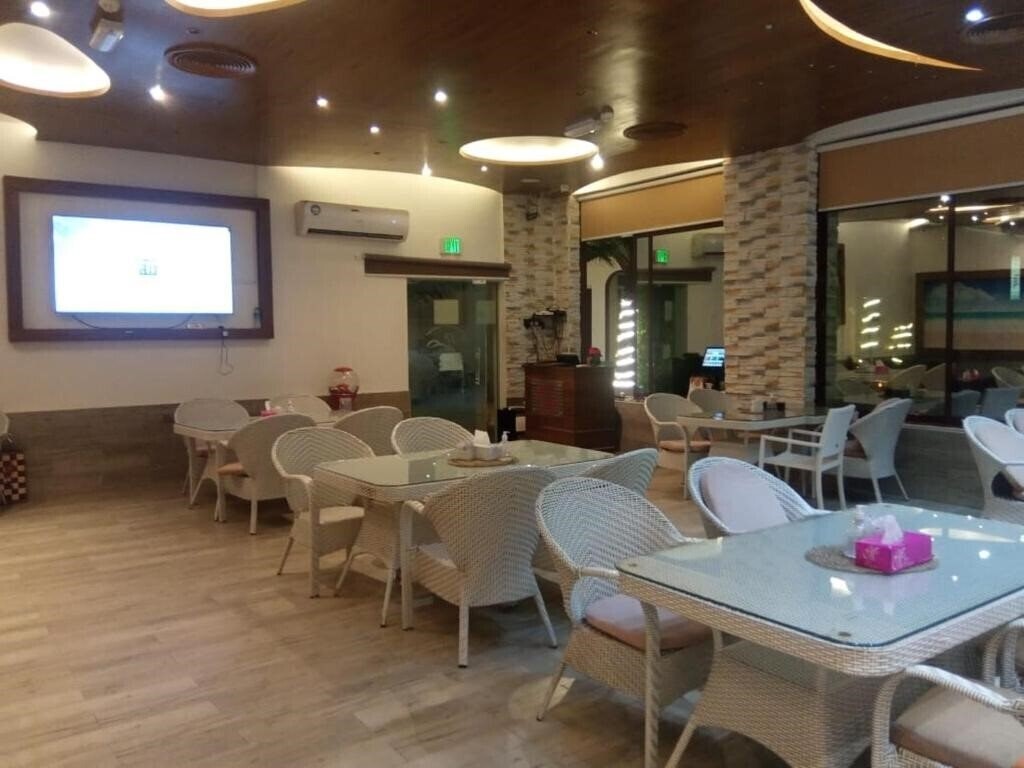 Imaginea Corniche Palace Hotel (ex. Sham Palace Hotel) 3*