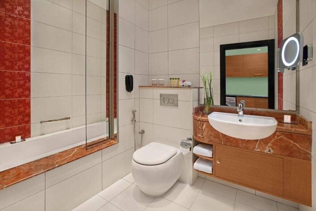 Фотография Doubletree By Hilton Al Barsha 4*