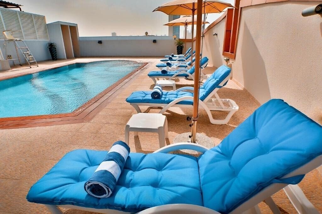 Фото Signature Hotel Al Barsha 4*