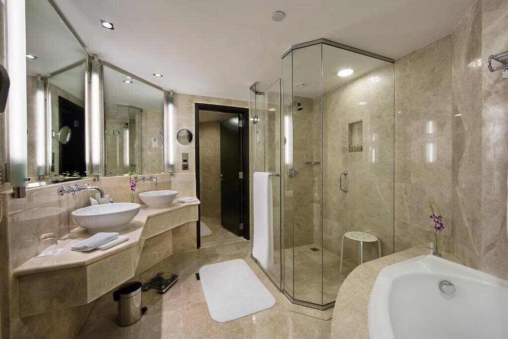 Fotografie Ramada Plaza by Wyndham Dubai Deira (ex. Best Western Premier Deira, Traders Hotel Dubai, Traders Hotel by Shangri-La) 4*