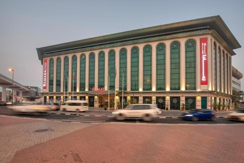 Imaginea Ramada Plaza by Wyndham Dubai Deira (ex. Best Western Premier Deira, Traders Hotel Dubai, Traders Hotel by Shangri-La) 4*