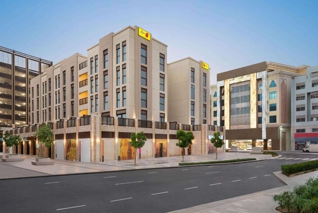 Imaginea Super 8 By Wyndham Dubai Deira 4*