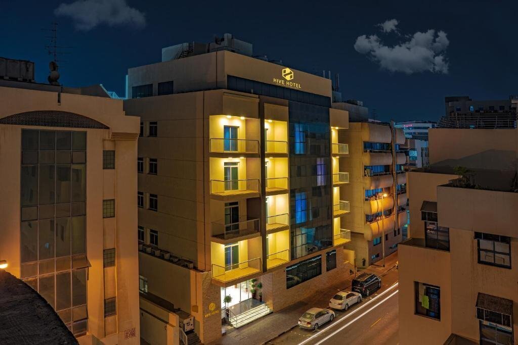 Отель Hive Hotel 3*