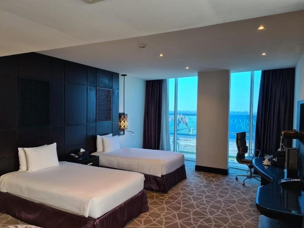 Изображение Holiday Inn Hotel All Barsha 4*