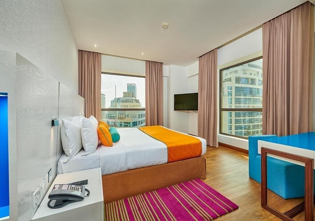 Фото Ramada Hotel & Suites By Wyndham Dubai JBR (ex. Hawthorn Suites By Wyndham Dubai) 4*