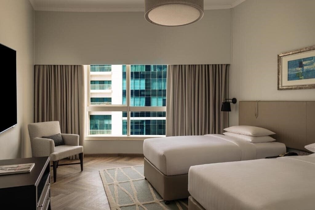 Imaginea Dubai Marriott Harbour Hotel & Suites 4*