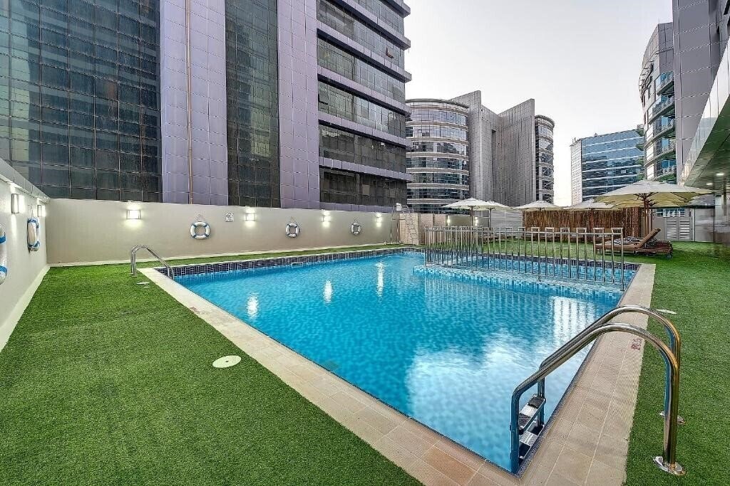 Фотография Royal Continental Hotel (ex. Ramada Continental) 4*