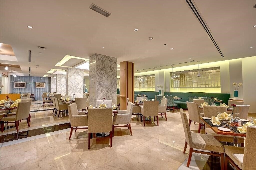 Изображение Royal Continental Hotel (ex. Ramada Continental) 4*