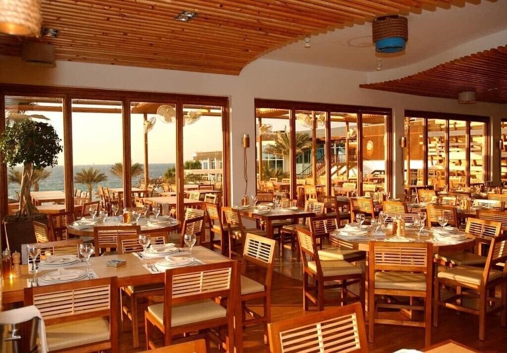 Imaginea Dubai Marine Beach Resort & SPA 5*