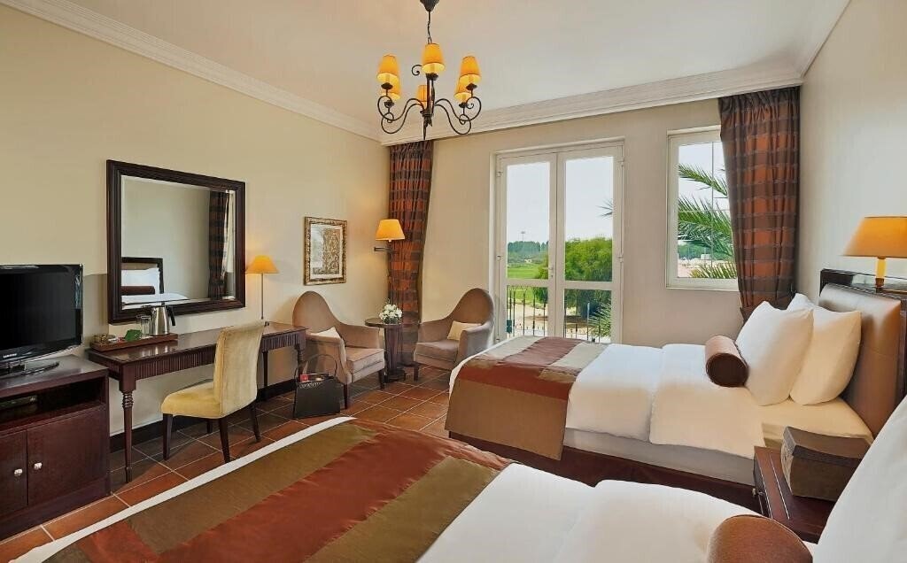 Imaginea Arabian Ranches Golf Club 2*