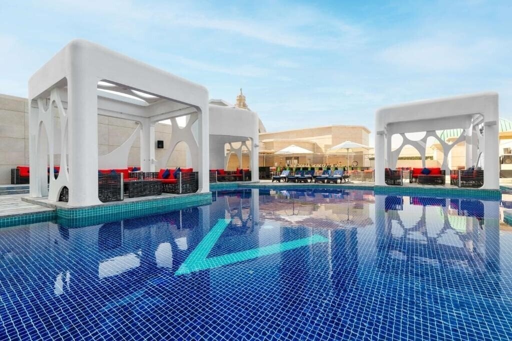 Фотография V Hotel Dubai, Curio Collection By Hilton 5*