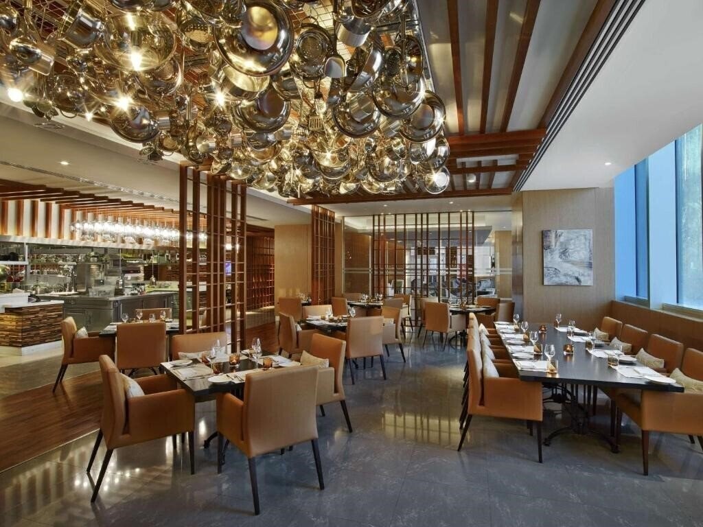 Изображение V Hotel Dubai, Curio Collection By Hilton 5*