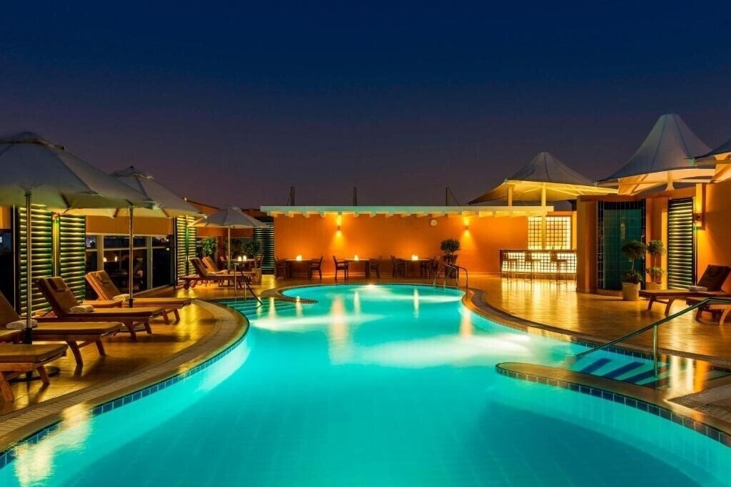 Fotografii Four Points by Sheraton Bur Dubai (ex. Four Points By Sheraton Downtown Dubai) 4*