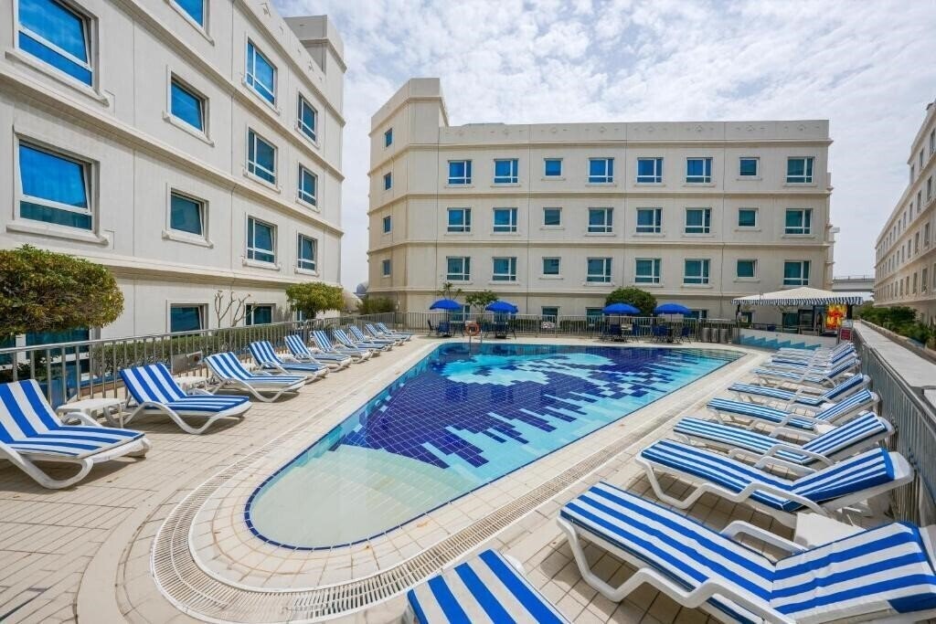 Imaginea Al Bustan Centre & Residence апартаменты