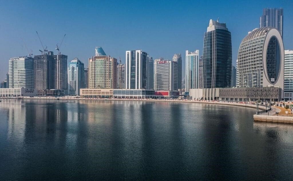 Imaginea Radisson Blu Hotel, Dubai Canal View 5*