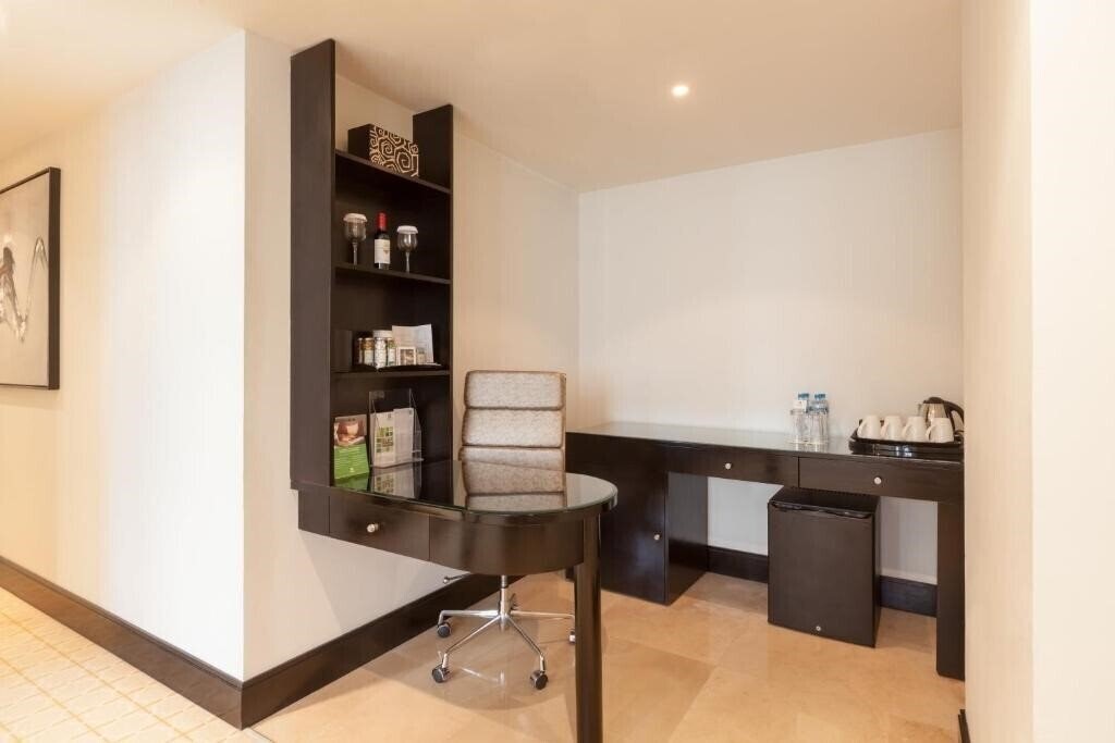 Hotel Vision Imperial Hotel (ex. Excelsior Downtown, Holiday Inn Downtown) 4*