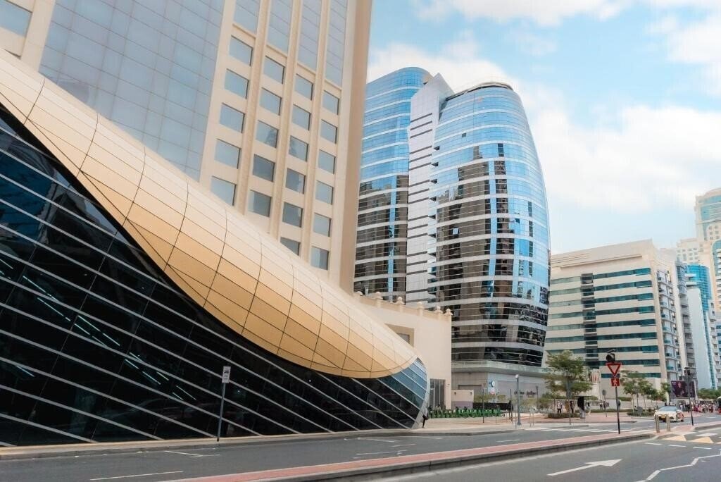 Отель Citadines Metro Central Dubai 4*