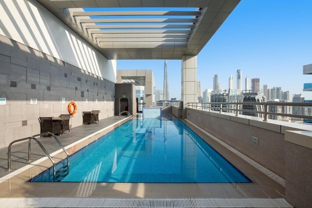 Fotografii Royal Continental Suites 5*