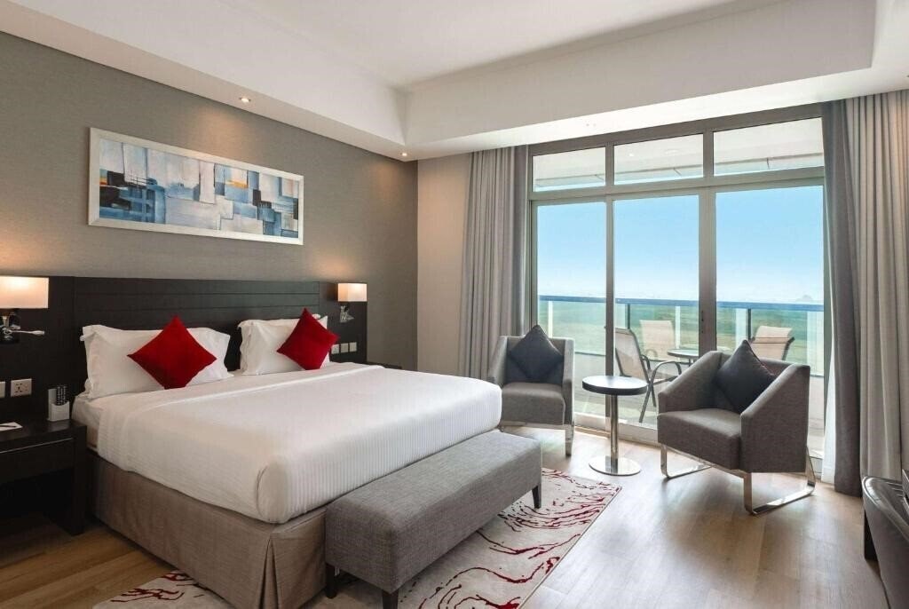 Фото Ramada by Wyndham Barsha Heights (ex. Auris Inn Al Muhanna Hotel) 4*