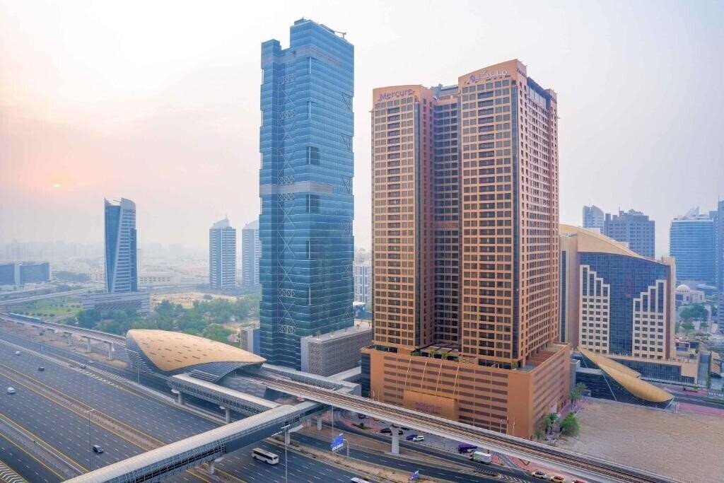 Hotel Mercure Suites Dubai Barsha Heights 3*