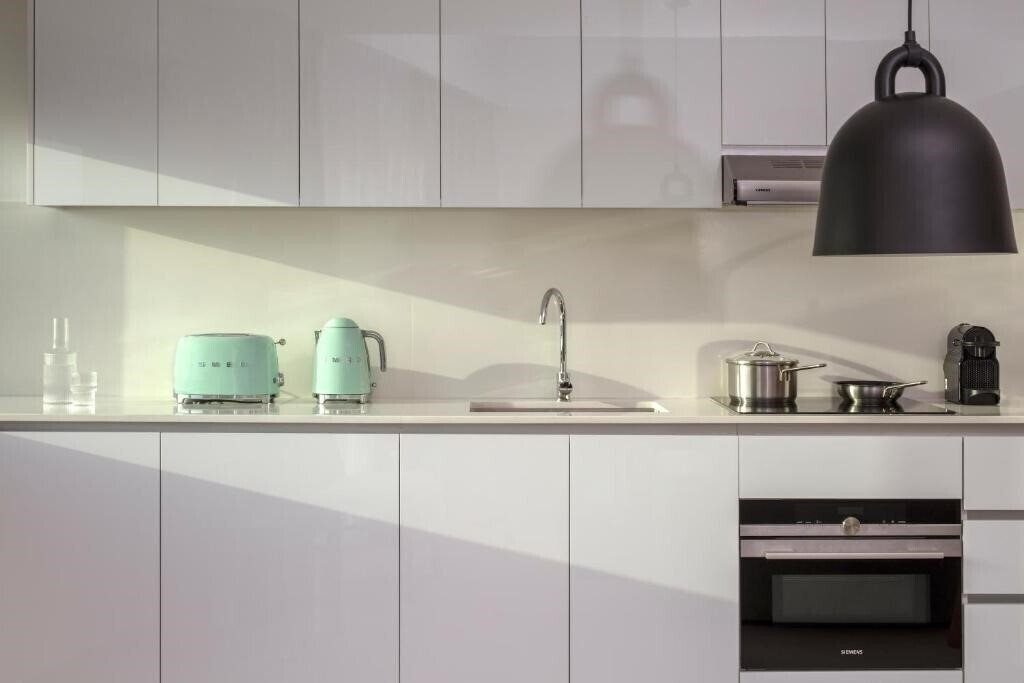 Imaginea Staybridge Suites Dubai Internet City (ex. Al Salam Grand Hotel Apartment, Grand Midwest Tower) 4*