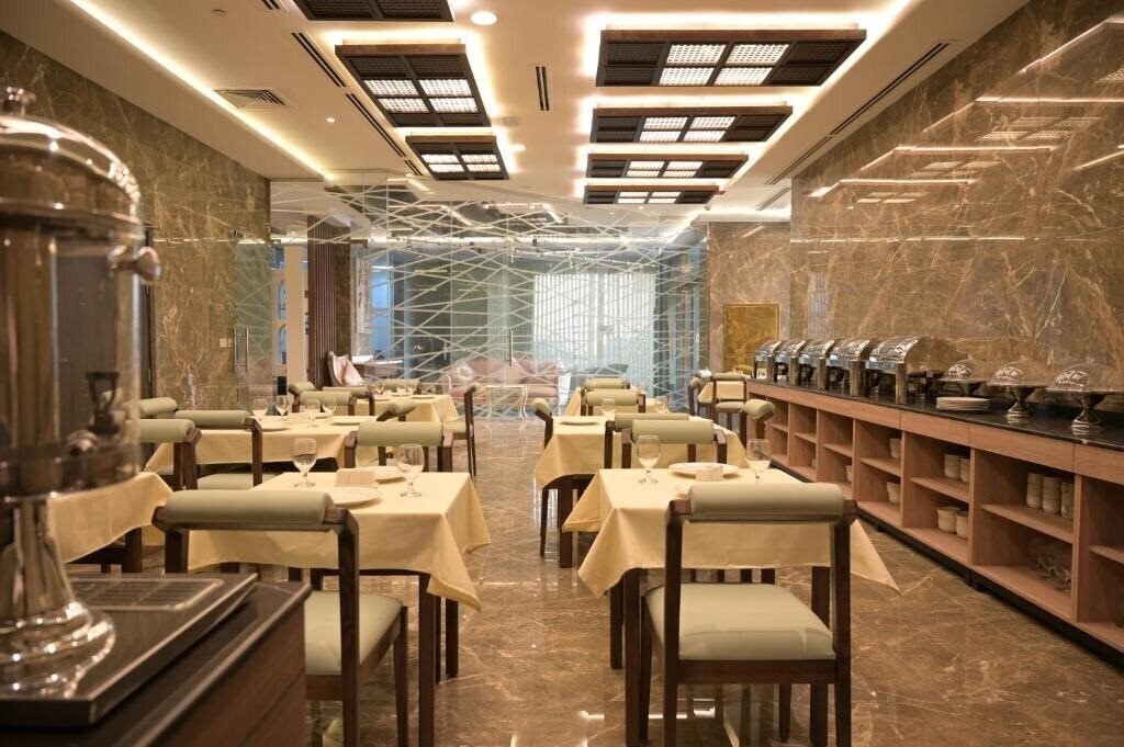 Фотография Garden City Hotel 3*