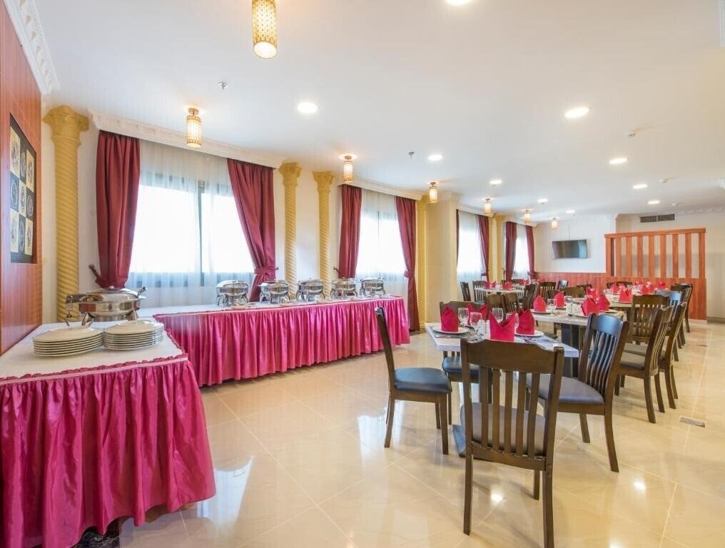 Imaginea Royal Tulip Hotel Dubai (ex. Al Farej Hotel, Royal Tulip Hotel LLC) 3*