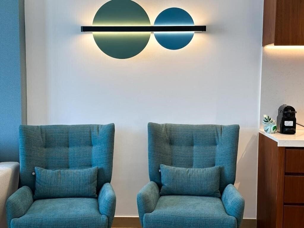 Fotografii 1BR with Canal View In Jumeirah 4*