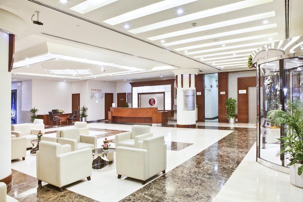 Imaginea Ramada by Wyndham Dubai Deira (ex. Ramada Hotel by Landmark) 4*