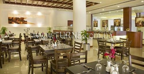 Imaginea Ramada by Wyndham Dubai Deira (ex. Ramada Hotel by Landmark) 4*
