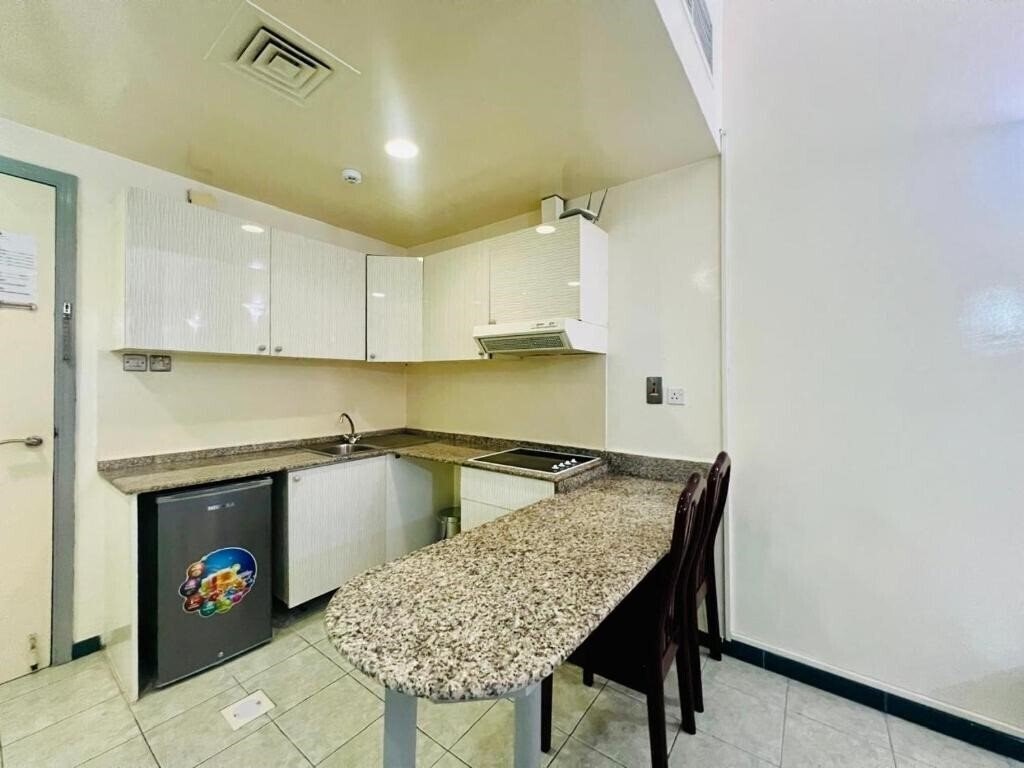 Imaginea Sky Hotel Apartments 3*