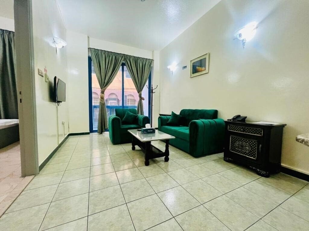 Imaginea Sky Hotel Apartments 3*