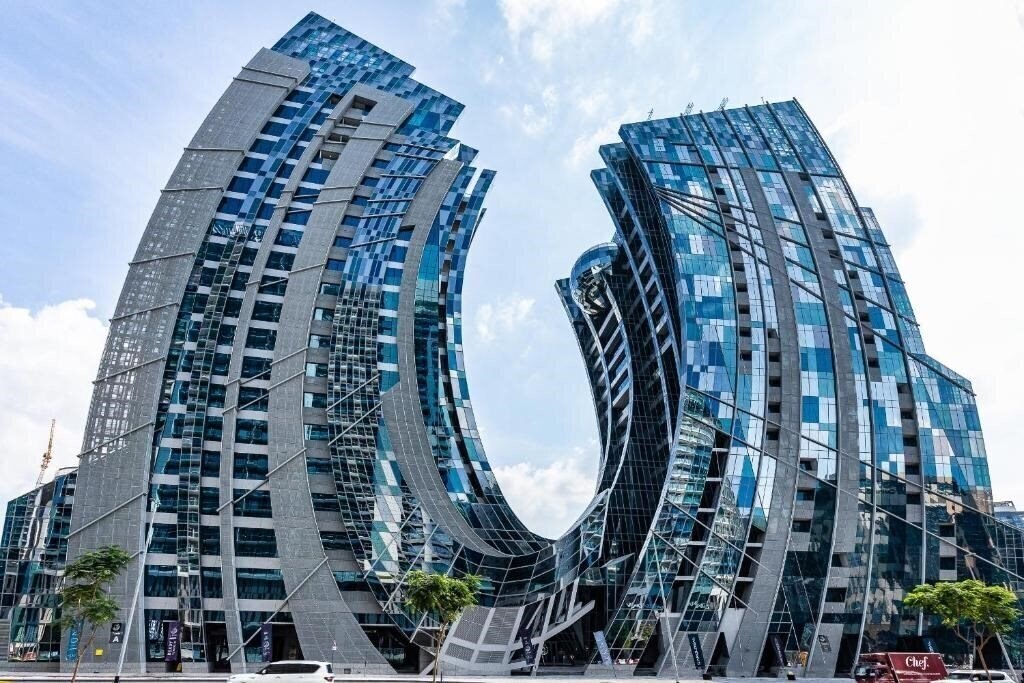 Hotel Simply Comfort Suites in J One Tower 4*