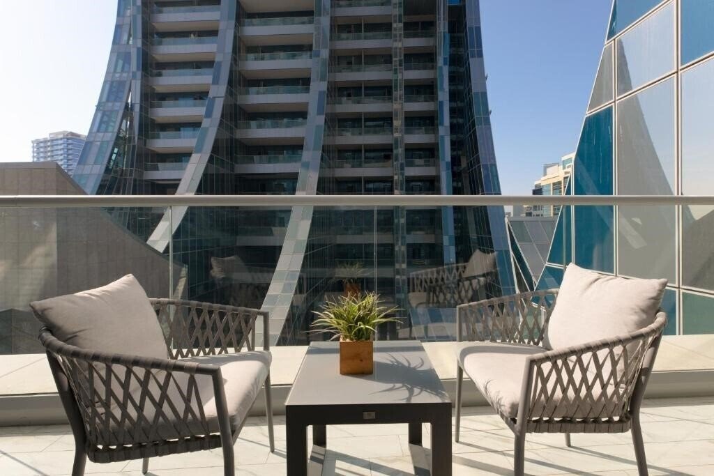 Imaginea Simply Comfort Suites in J One Tower 4*