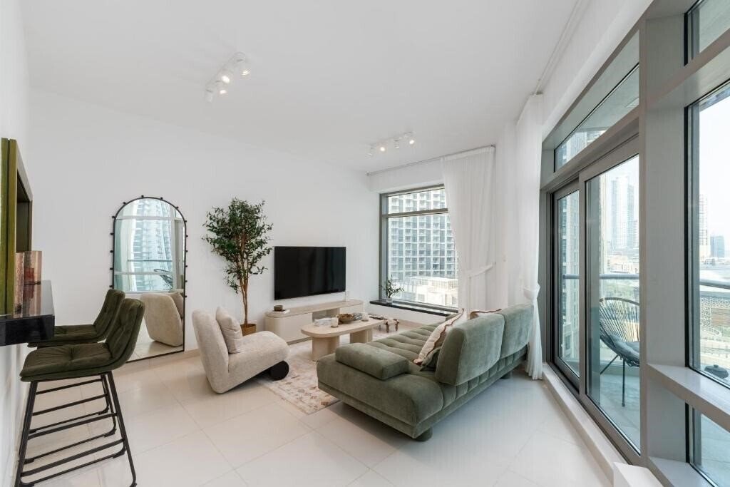 Фото The Lofts West, Downtown Dubai - Mint Stay 5*