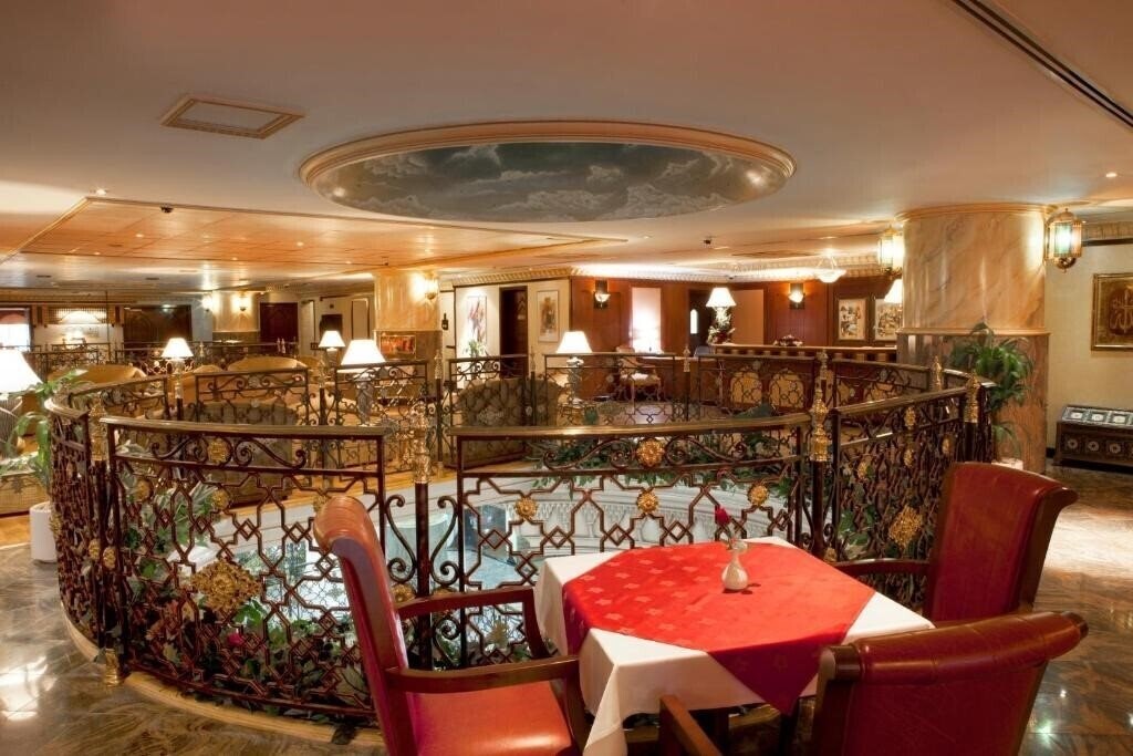 Hotel Landmark Plaza 3*