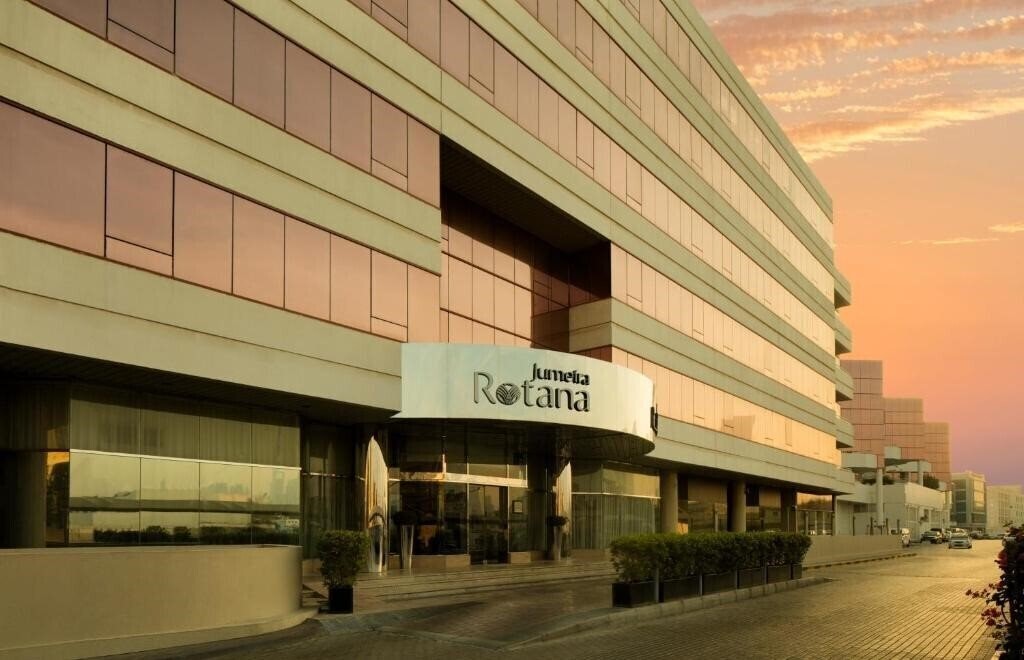 Hotel Jumeira Rotana 4*