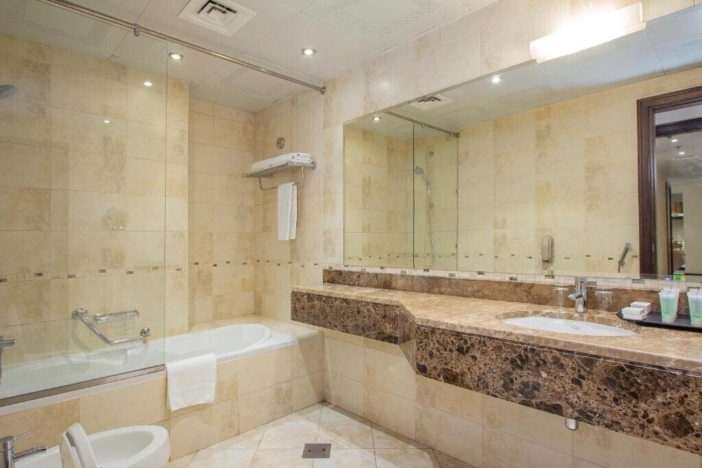 Отель City Premiere Hotel Apartments 4*