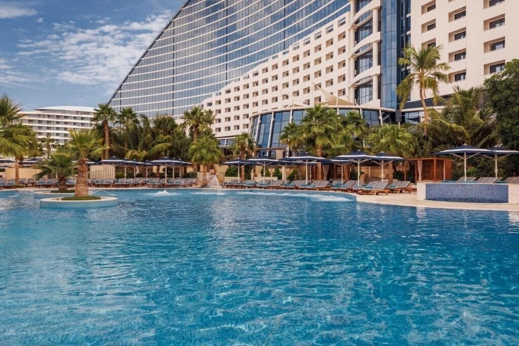 Изображение Jumeirah Beach Hotel (ex. Beach Hotel, Jumeirah Beach Hotel & Beit Al Bahar Villas) 5*