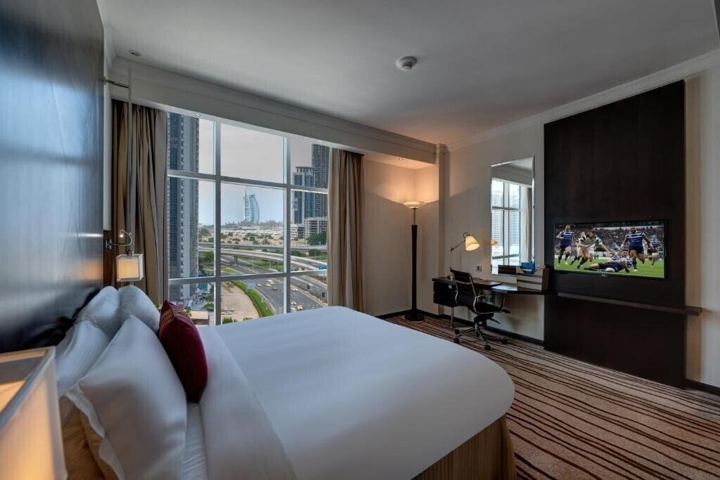 Отель Media Rotana 5*