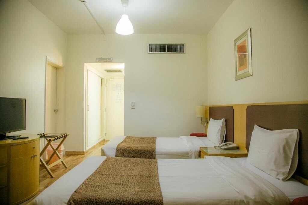 Imaginea Phoenicia Hotel 2*