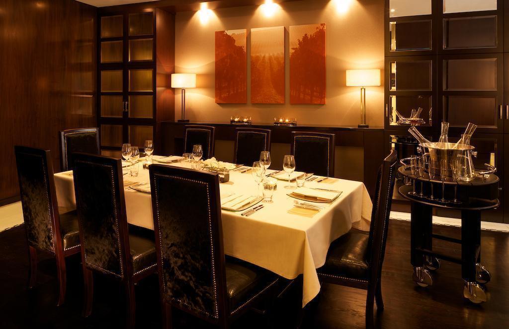 Fotografii Jumeirah Emirates Towers (ex. Emirates Towers) 5*