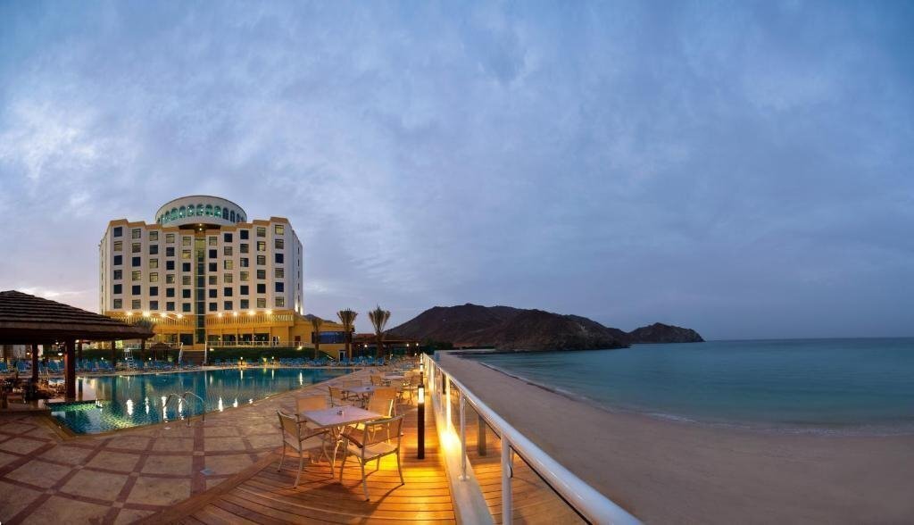 Отель Oceanic Khorfakkan Resort & Spa 4*