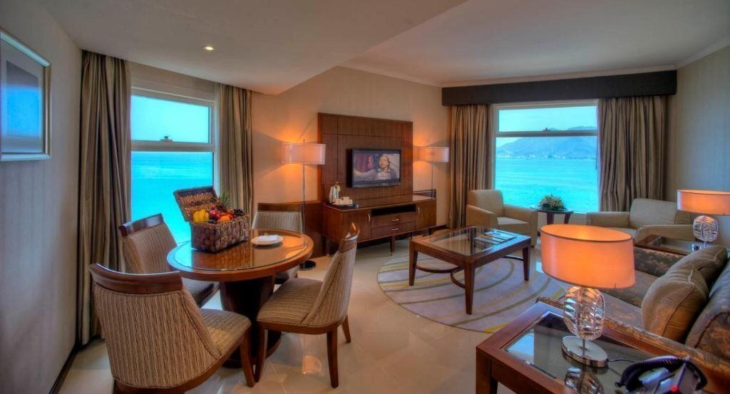 Фото Oceanic Khorfakkan Resort & Spa 4*