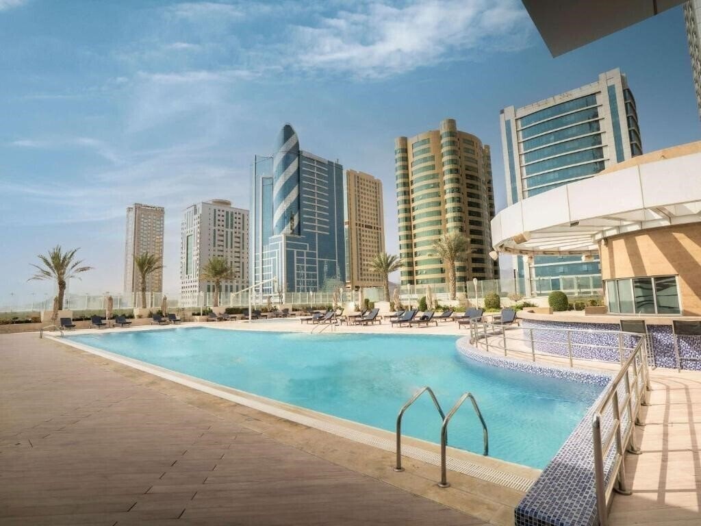 Отель Novotel Hotel Fujairah 4*
