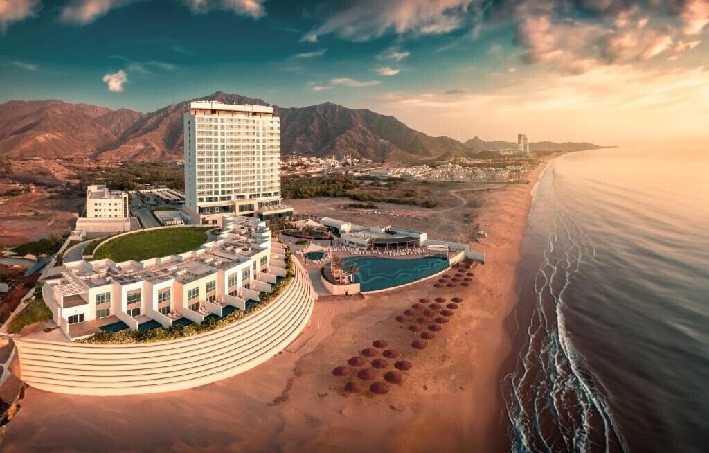 Hotel Royal M Hotel & Resorts Al Aqah Beach 5*