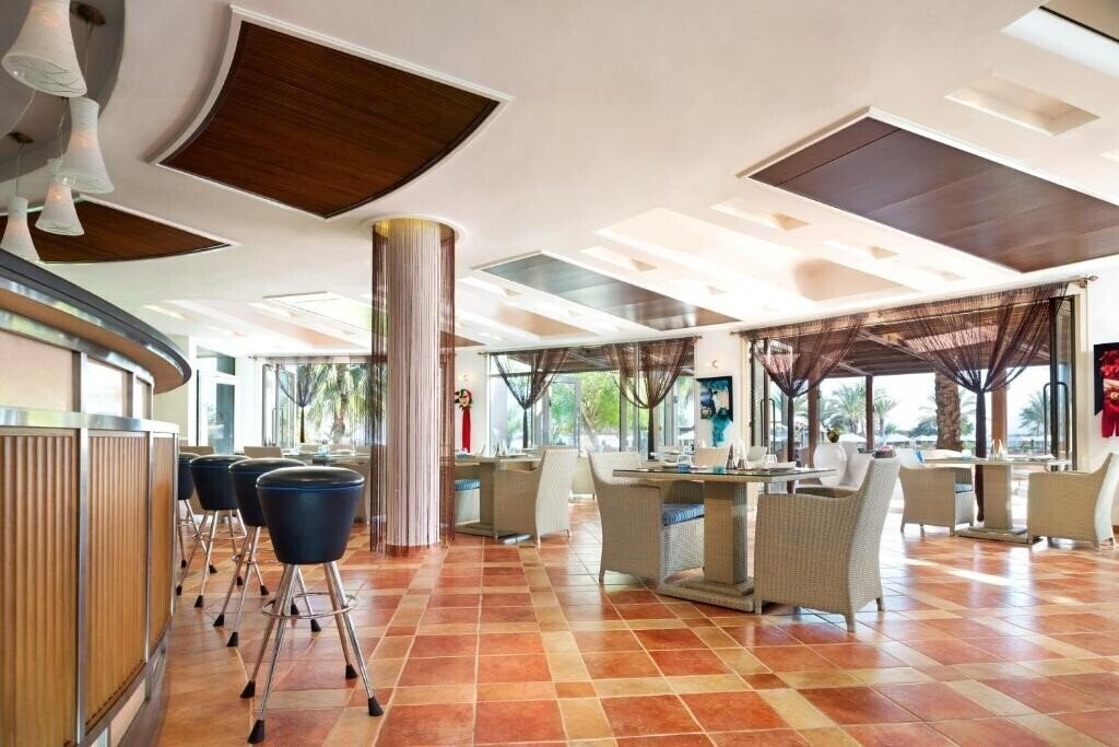 Imaginea Le Meridien Al Aqah Beach Resort 5*