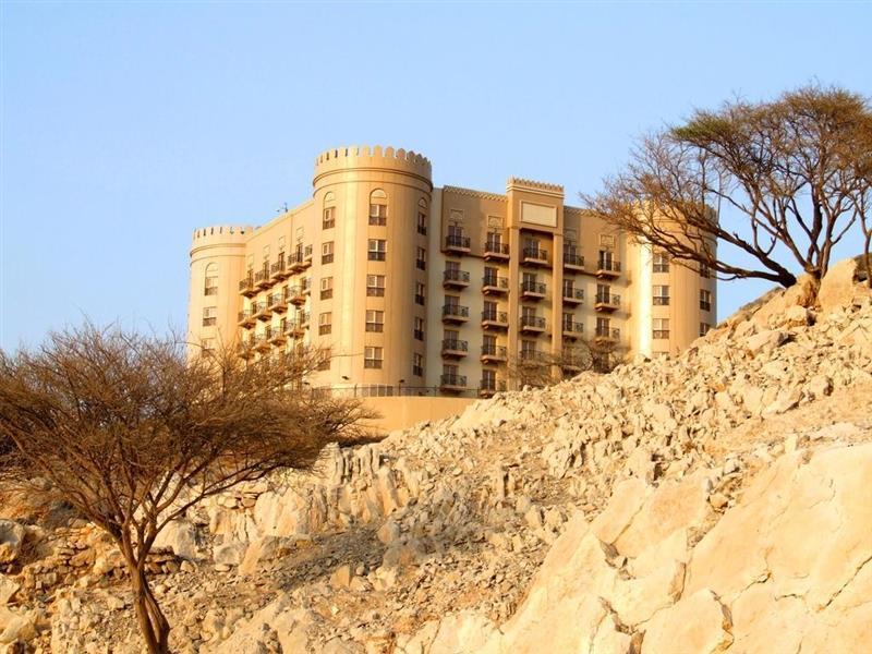 Hotel Golden Tulip Khatt Springs 4*