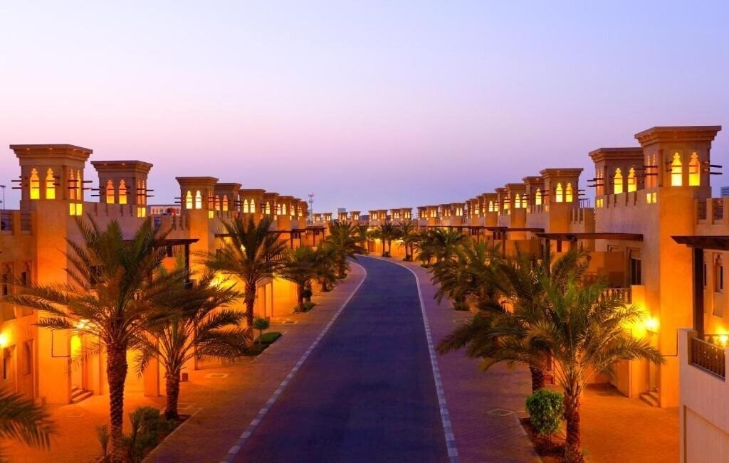 Отель Al Hamra Village Golf & Beach Resort 4*